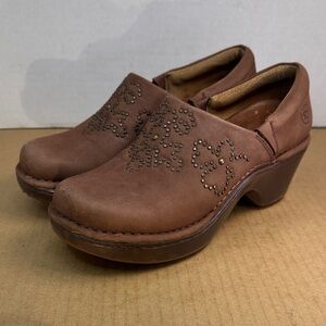 Ariat Strathmore Leather Floral Studded Women's Clogs Brown, sz 7